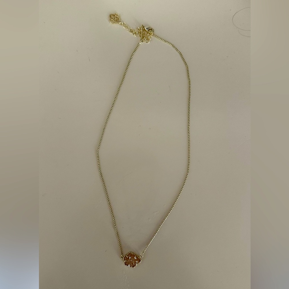 Kendra Scott necklace